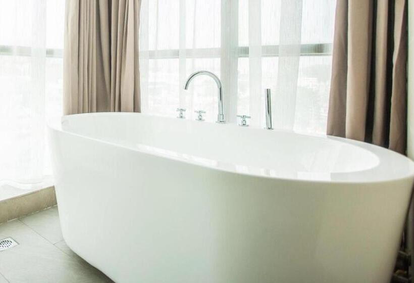 Lavande Hotels Guangzhou Baiyun Avenue North Metro Station