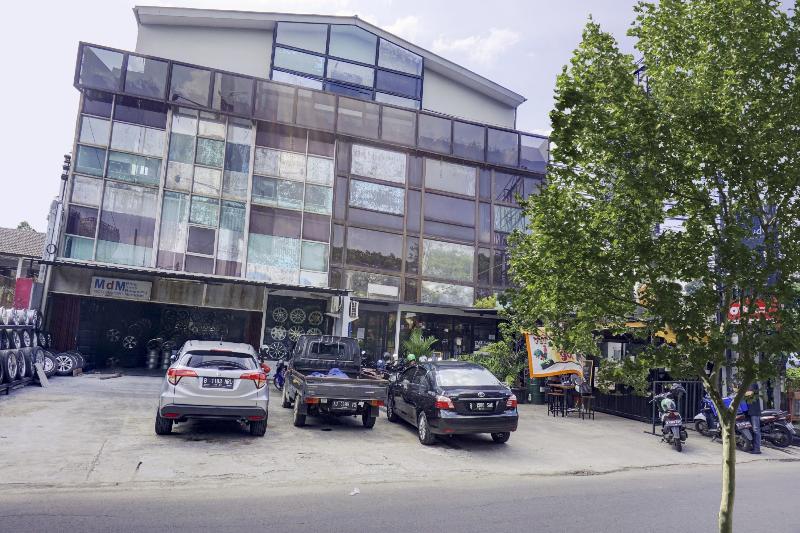 فندق Oyo 1805 Fatmawati Mansion Syariah