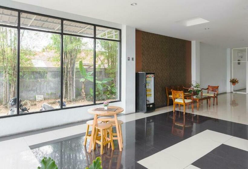 Отель Oyo 3343 Sunrise