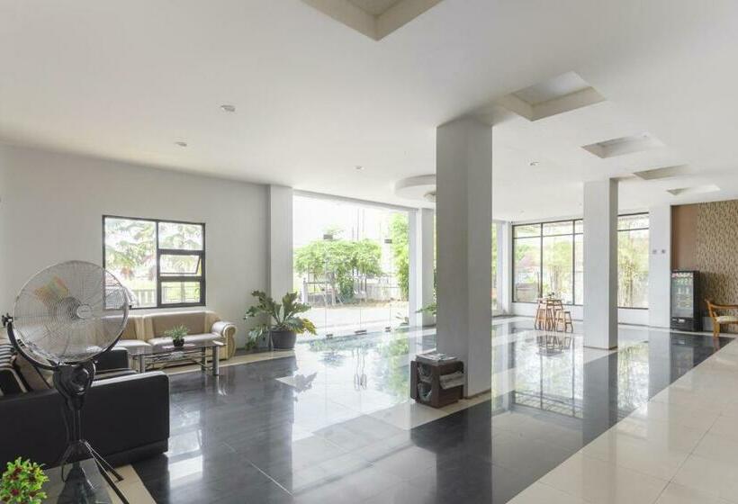 Отель Oyo 3343 Sunrise