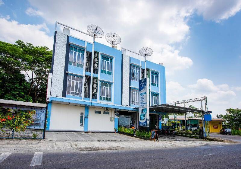 호텔 Oyo 3746 Double Tree Guesthouse