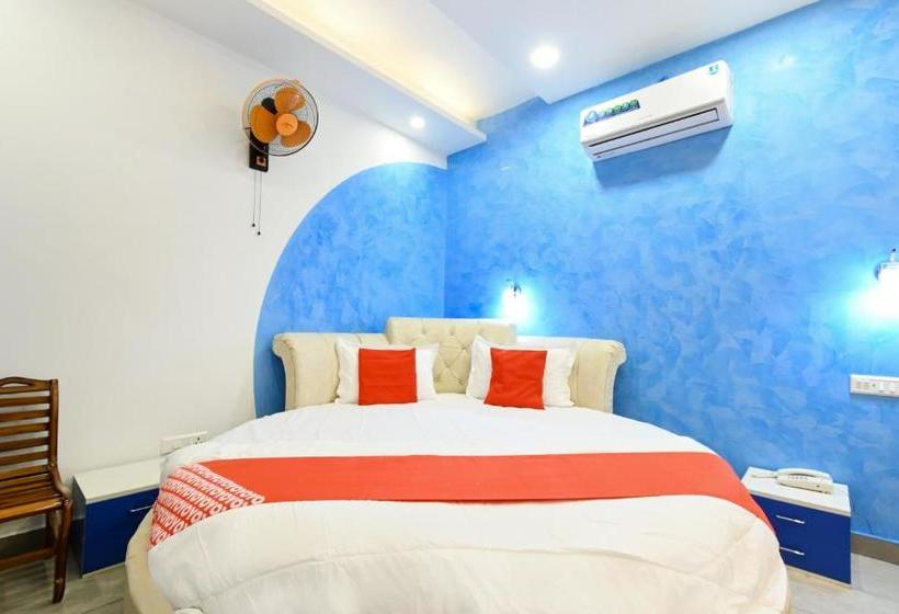 호텔 Oyo 63109 Royal King