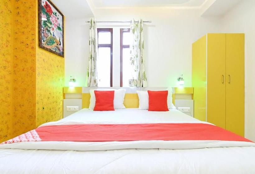 호텔 Oyo 63109 Royal King