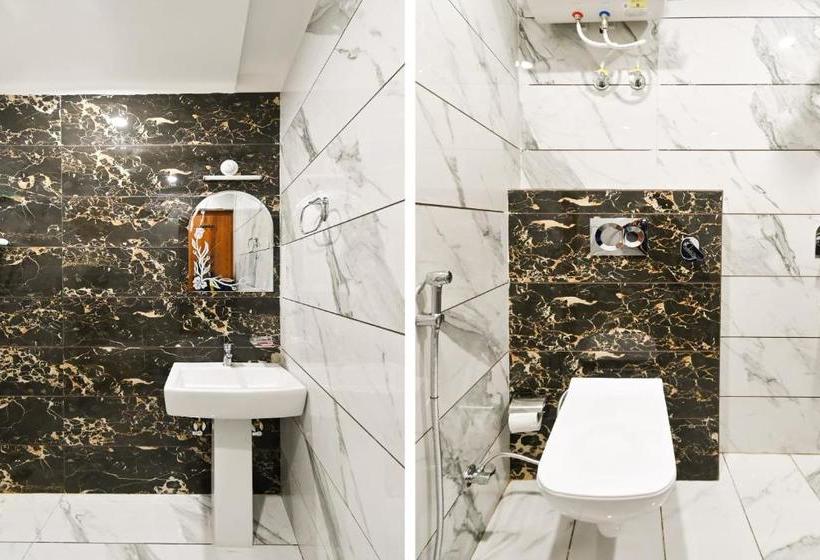 호텔 Oyo 63109 Royal King