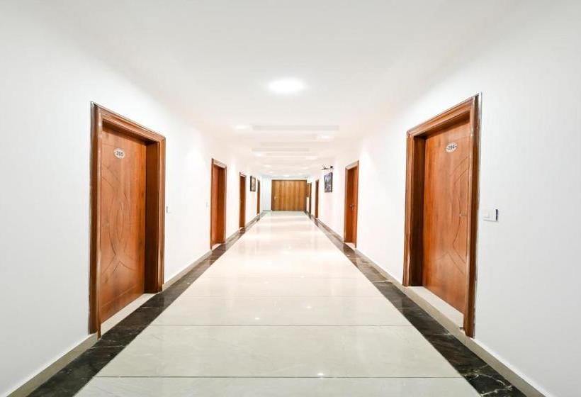 호텔 Oyo 63109 Royal King