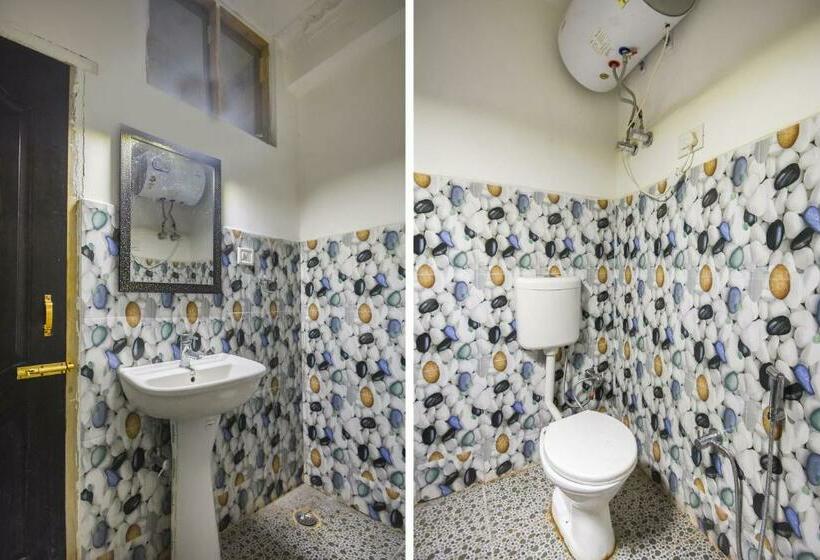 호텔 Oyo 63738  Akash Palace