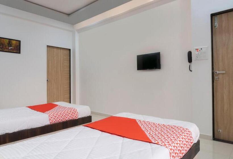 ホテル Oyo 66478 Sai