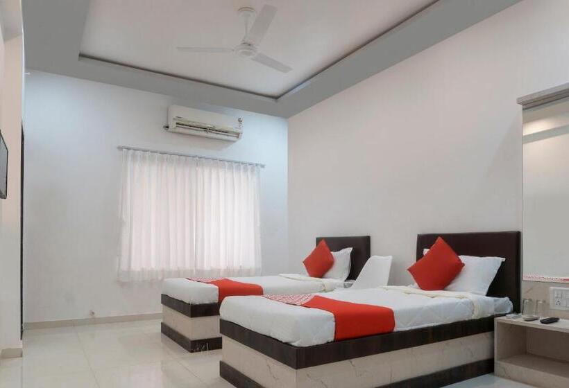 ホテル Oyo 66478 Sai