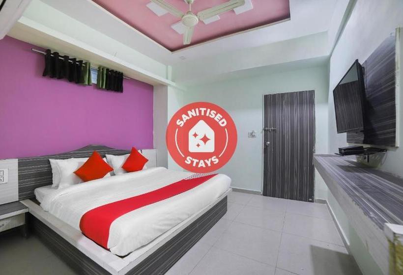 호텔 Oyo 70175 Green Palace