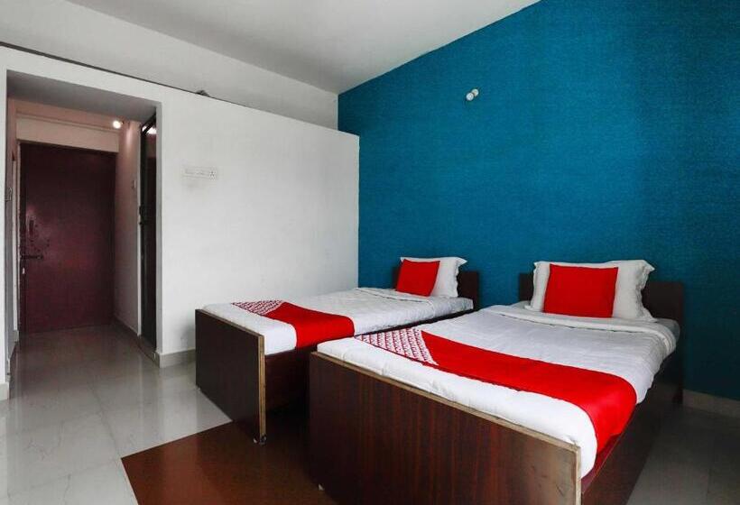 בית מלון כפרי Oyo 70693 Mohan Service Apartment