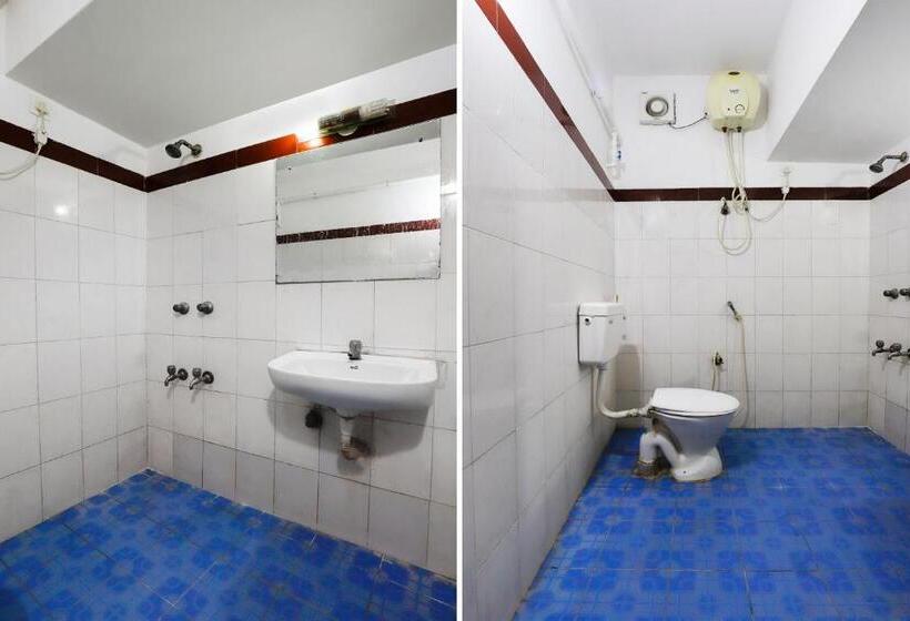 בית מלון כפרי Oyo 70693 Mohan Service Apartment