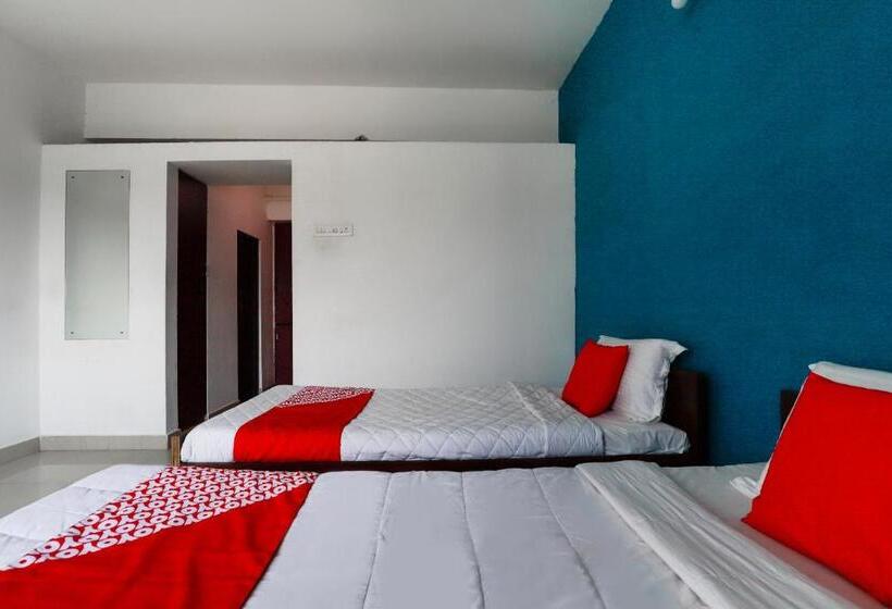 בית מלון כפרי Oyo 70693 Mohan Service Apartment