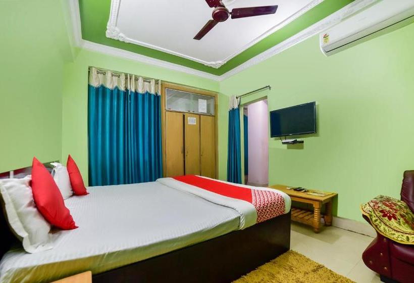 ホテル Oyo 71218 Rudra Homes