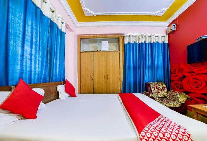 ホテル Oyo 71218 Rudra Homes