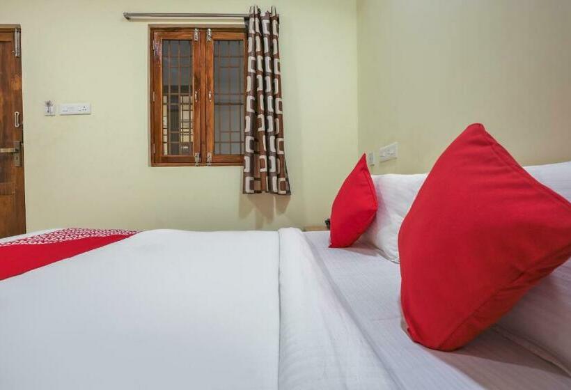 בית מלון כפרי Oyo 71556 Vmb Residency