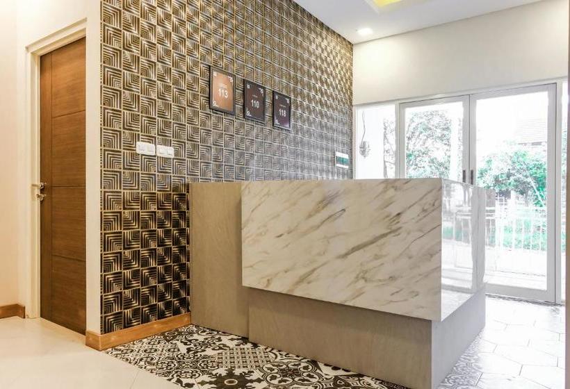 Отель Oyo Life 3237 J250 Ladies Boarding House