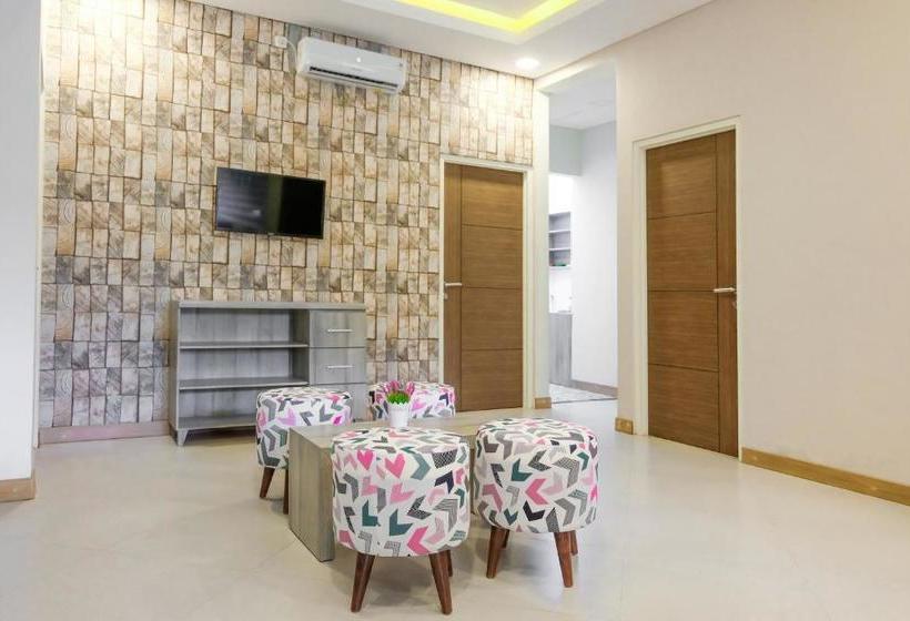 Отель Oyo Life 3237 J250 Ladies Boarding House