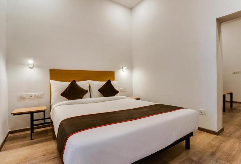 Отель Super Townhouse Gandhi Hall