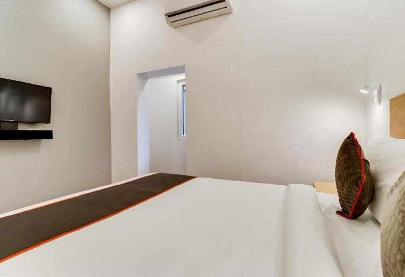 Отель Super Townhouse Gandhi Hall