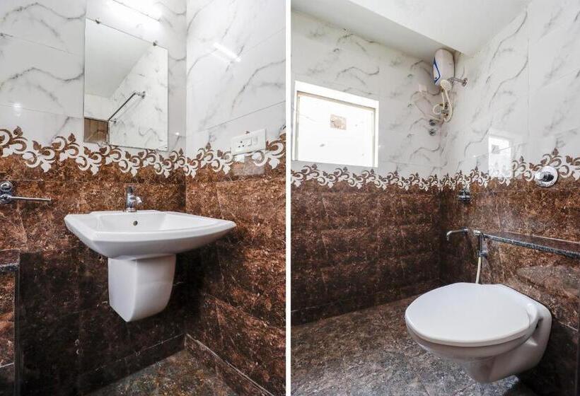 호텔 Capital O Sai Arya Residency