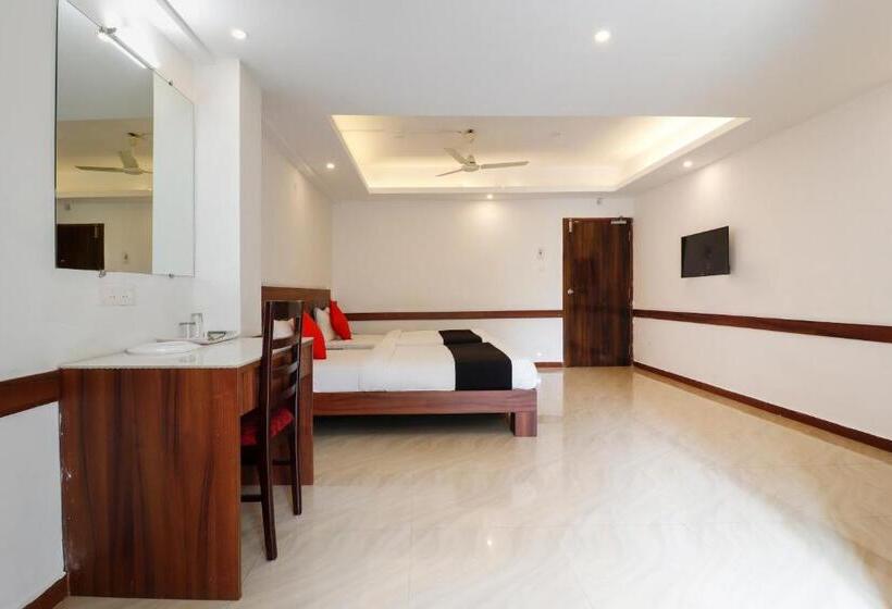 호텔 Capital O Sai Arya Residency