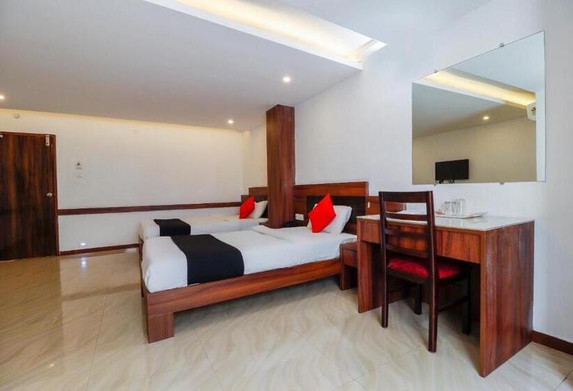 호텔 Capital O Sai Arya Residency