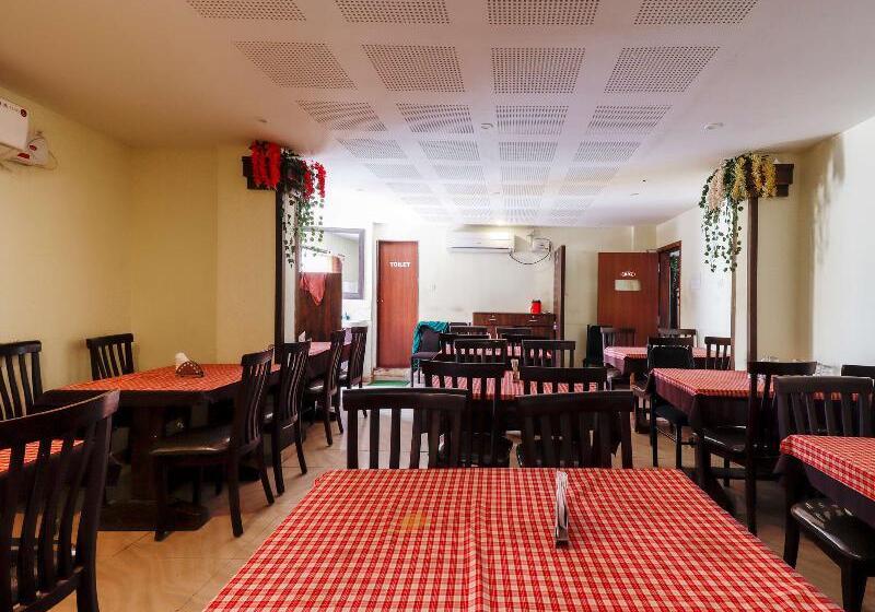 호텔 Capital O Sai Arya Residency