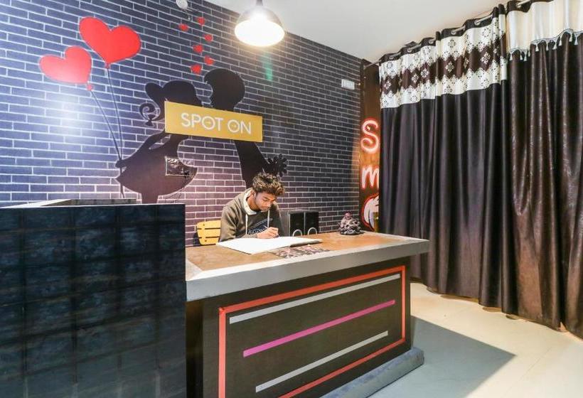 فندق Spot On 67464 The Adventure