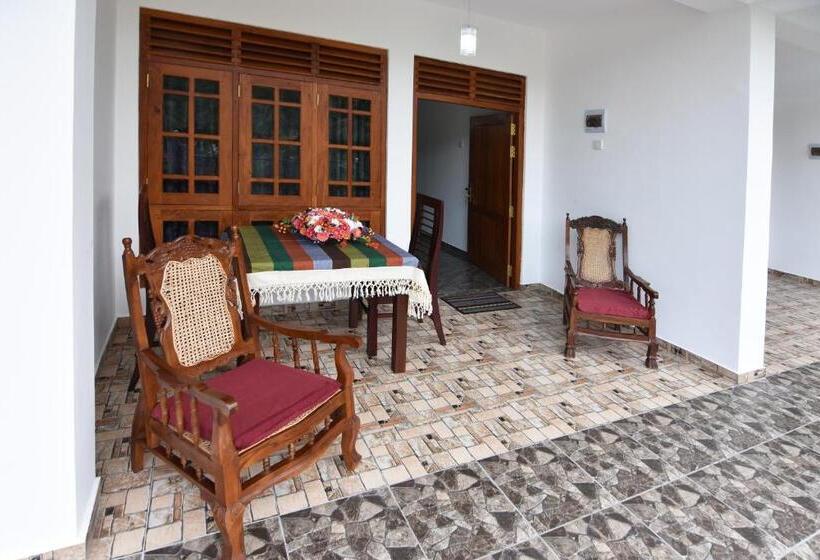 酒店 The Lodge Unawatuna