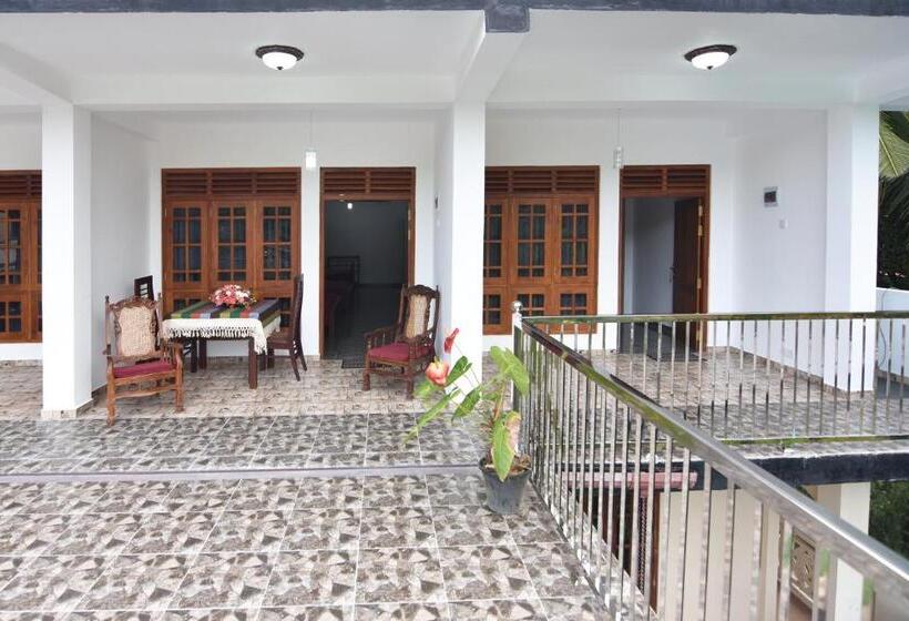 酒店 The Lodge Unawatuna