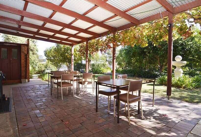 מוטל Wentworth Central Motor Inn