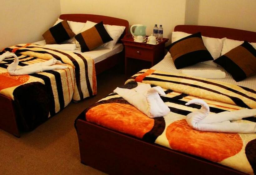 Пансион Rri Luxury Homestay