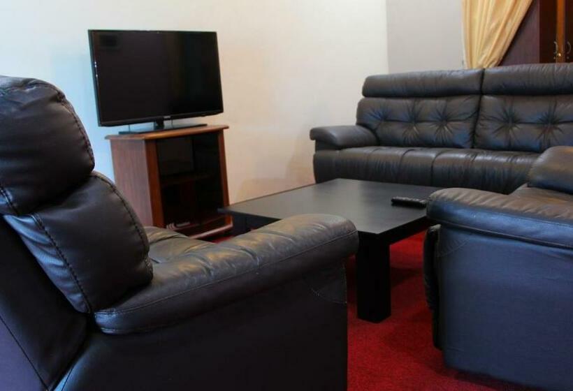 Пансион Rri Luxury Homestay