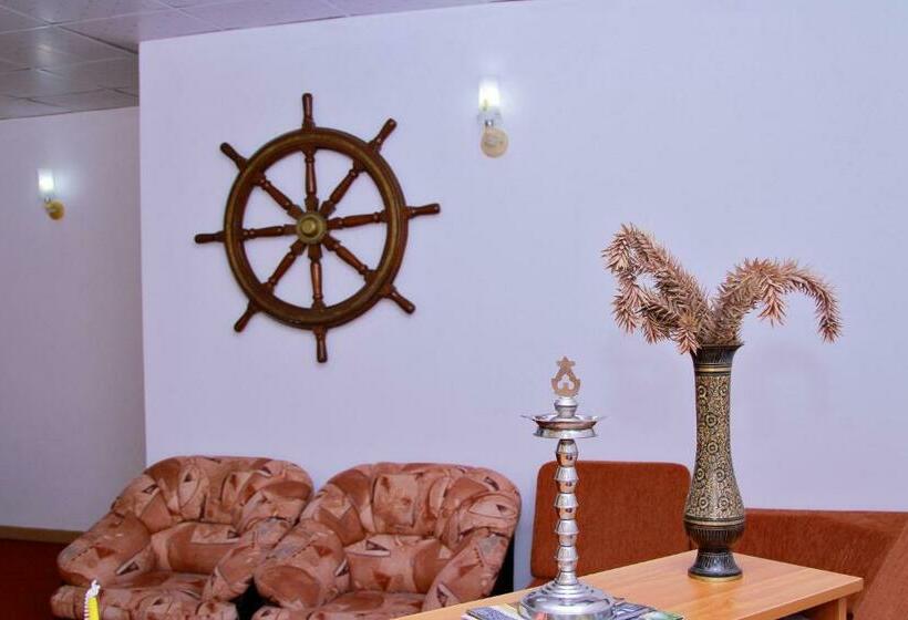 Пансион Rri Luxury Homestay