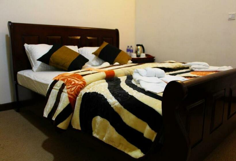 Пансион Rri Luxury Homestay