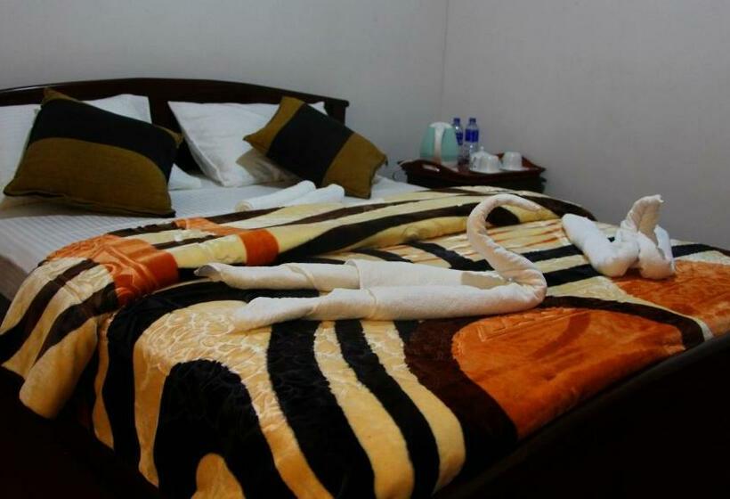 Пансион Rri Luxury Homestay