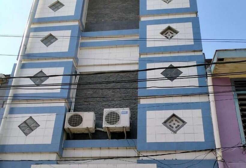 펜션 Koolkost Syariah Near Tunjungan Plaza 2