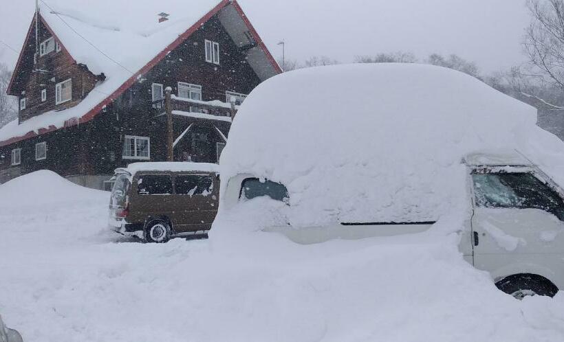 ペンション Niseko Higashiyama Guest House