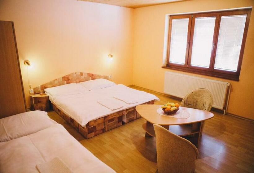 펜션 Penzión Pod Kýčerou