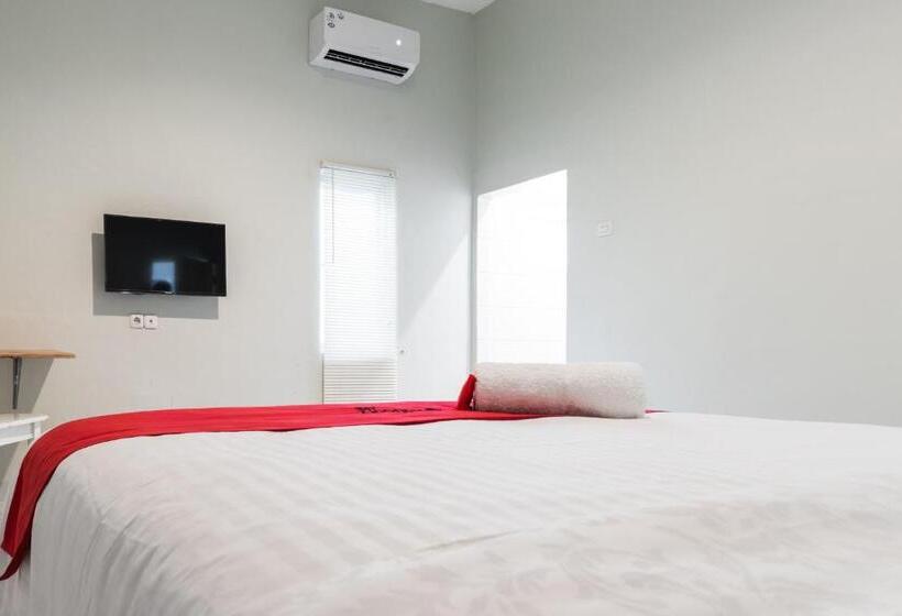 펜션 Reddoorz Plus Near Rs Usu Medan 2