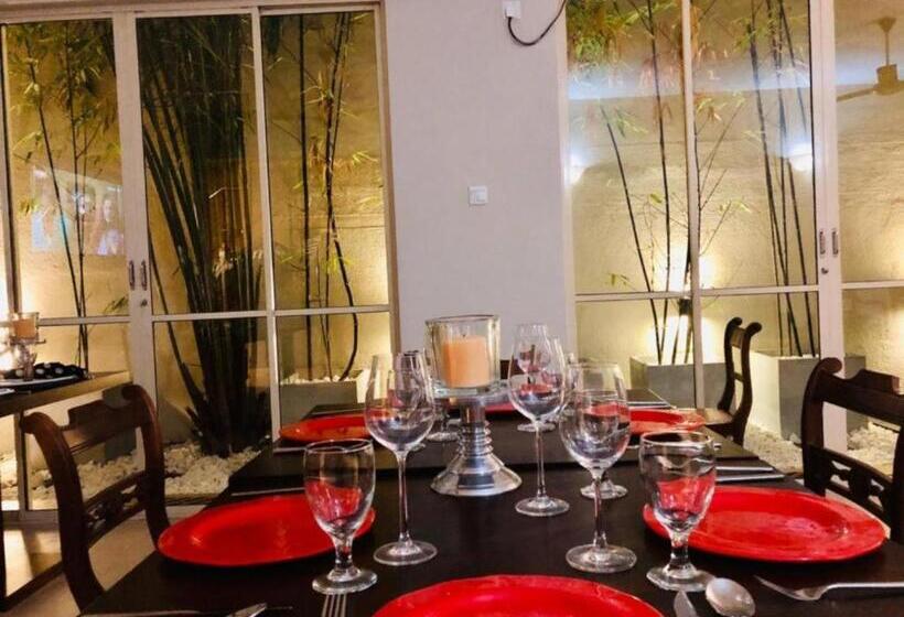 펜션 Rosmead Place By Thilanka