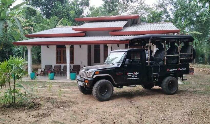 بنسيون Sunrise Safari House