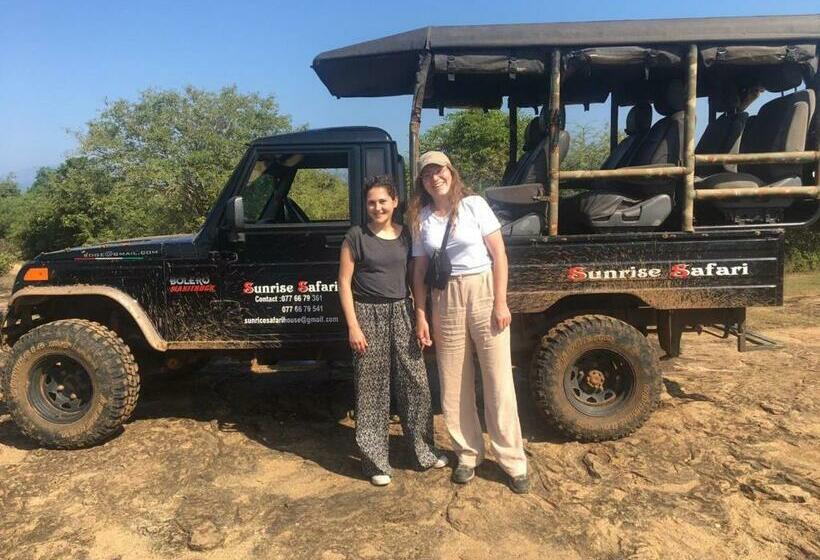 بنسيون Sunrise Safari House