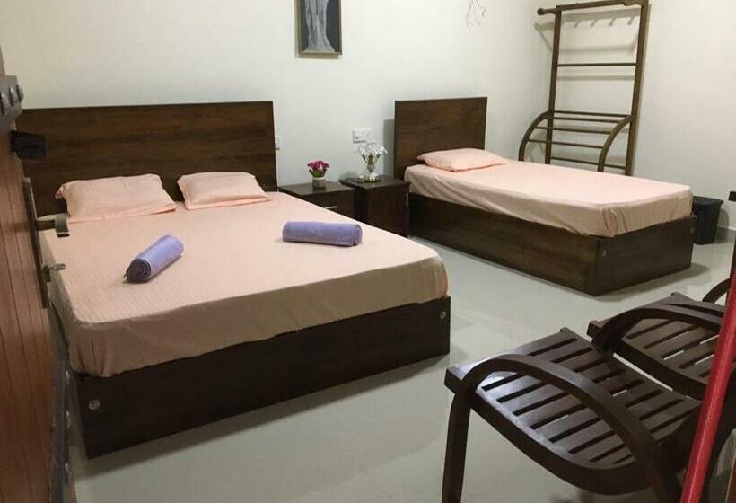 بنسيون Sunrise Safari House