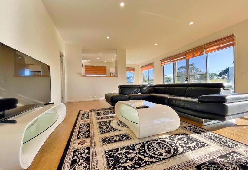 Phillip Island Towers