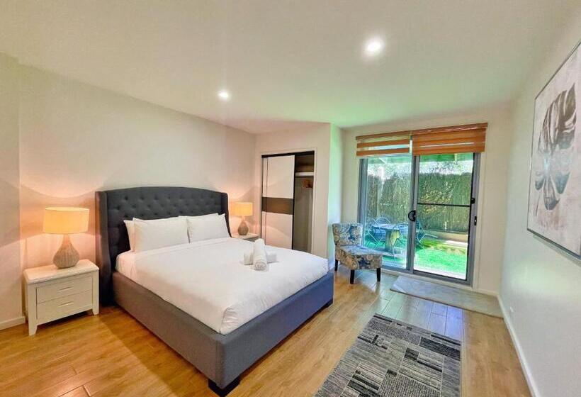 Phillip Island Towers