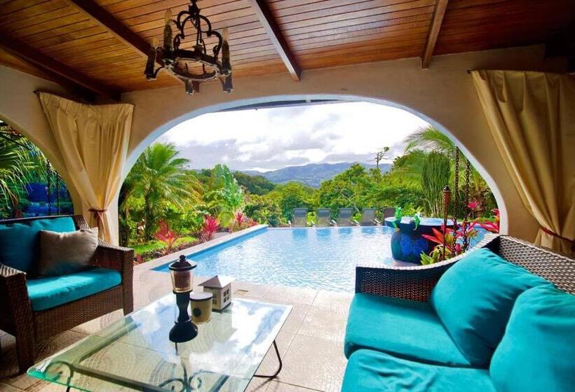 Toucan Lane Hotel And Restaurant