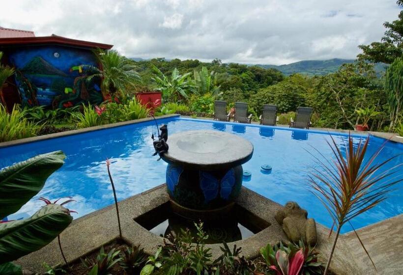 Toucan Lane Hotel And Restaurant