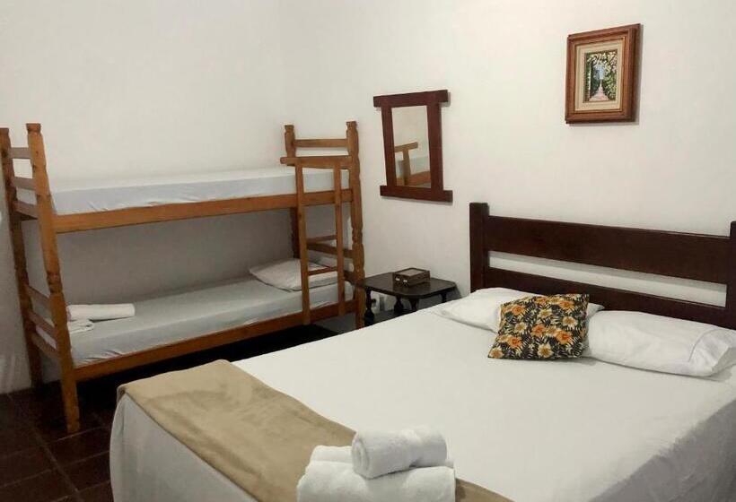 هاستل Suítes Casarão