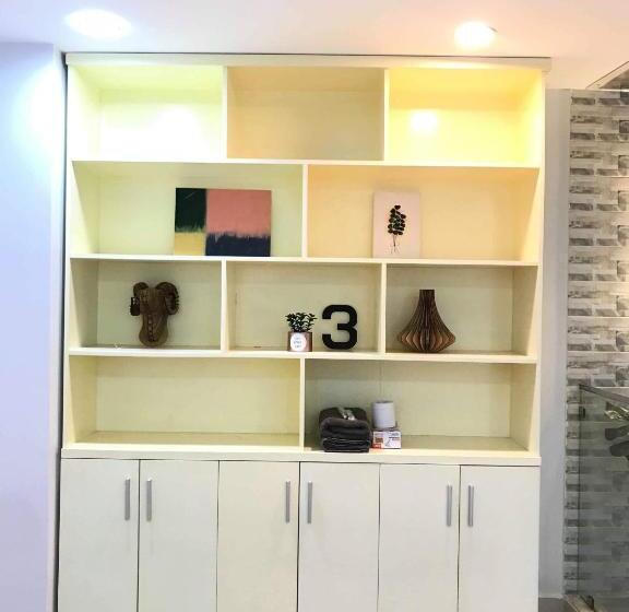 تختخواب و صبحانه 1993’s House